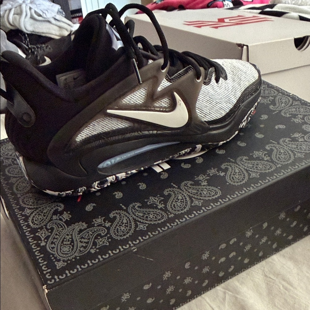 Nike Black and White KD 15  Sneakers